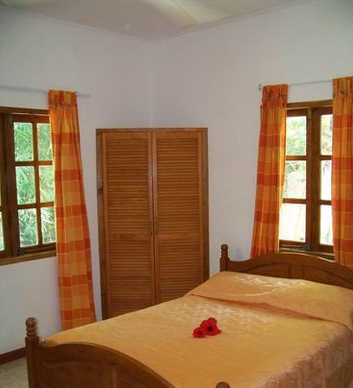 Anse Possession Chalet *